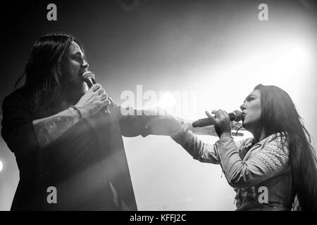 27.10.2017, Warschau, Polen, amaranthe schwedischen Heavy Metal Band live in progresja Stockfoto