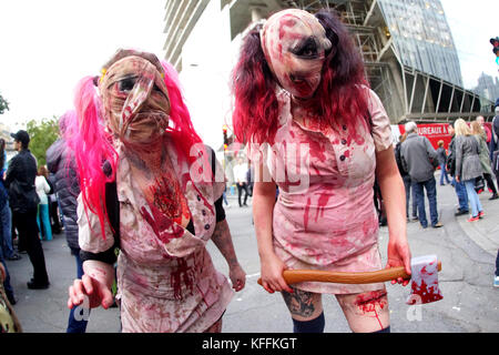 Montreal, Kanada. 28. Oktober, 2017. Die Teilnehmer des Montrealer Zombie 2017 entfernt. Credit: Mario Beauregard Beaustock/Alamy leben Nachrichten Stockfoto