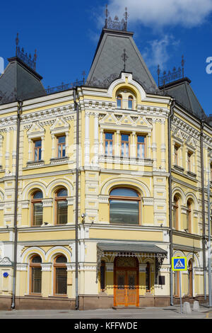 Moskau, das Gebäude des ehemaligen Handelshauses der Tretjakow-Brüder in der Straße Kuznetskiy Most Stockfoto