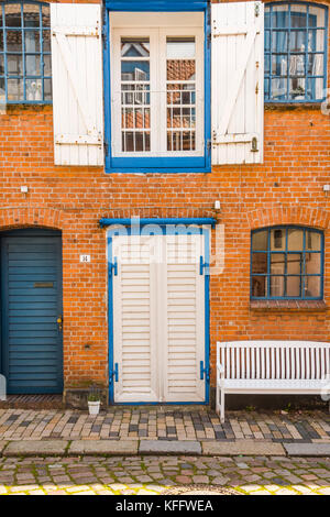 Backsteingebäude der Stadt Husum an der Nordsee, Deutschland Stockfoto