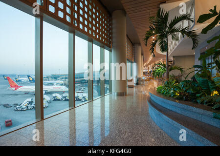 MUMBAI, INDIEN - Januar 21: Terminal 2 des internationalen Flughafen Mumbai (BOM) am 21. Januar 2017. Stockfoto