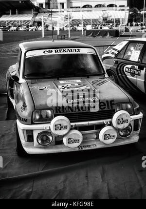 SANMARINO, SANMARINO - OTT 21, 2017: Renault 5 GT TURBO 1982 in alten Rennwagen Rallye DIE LEGENDE 2017 der berühmte SAN MARINO historische Rennen Stockfoto