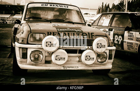 SANMARINO, SANMARINO - OTT 21, 2017: Renault 5 GT TURBO 1982 in alten Rennwagen Rallye DIE LEGENDE 2017 der berühmte SAN MARINO historische Rennen Stockfoto