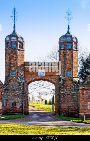 Das Dorf grün, Hall Street, Long Melford, Suffolk, Großbritannien Stockfoto