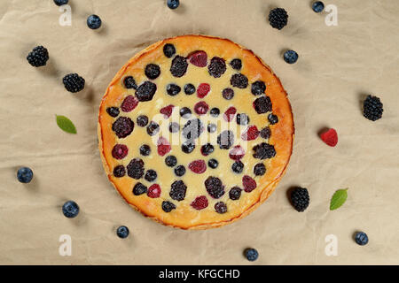 Hausgemachte berry Pie der Heidelbeere und Himbeere und Blackberry Stockfoto