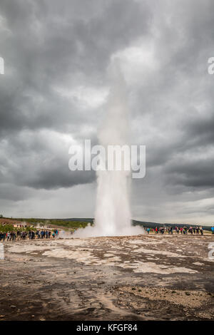 Strokkur Geysir in Island Stockfoto