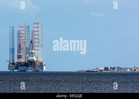 Bohrinsel im Cromarty Firth, Schottland, Vereinigtes Königreich Stockfoto