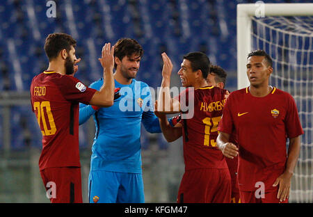 Von links, Roma s Federico Fazio, alisson Becker, Hector Moreno, Alessandro florenzi und Juan Jesus feiern am Ende der Serie ein Fußballspiel zwischen Rom und Bologna im Olympischen Stadion. Roma gewann 1:0. (Foto von Riccardo de Luca/Pacific Press) Stockfoto