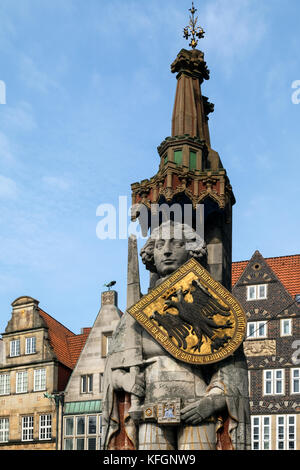 Roland-Statue auf dem Bremer Marktplatz in der Stadt Bremen. 1404 errichtet, ist Roland der legendäre Beschützer der t Stockfoto