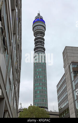 Der BT Tower, formal der Post Tower, GPO-Turm und das Telecom Tower auf Maple Street, Westminster, London Stockfoto