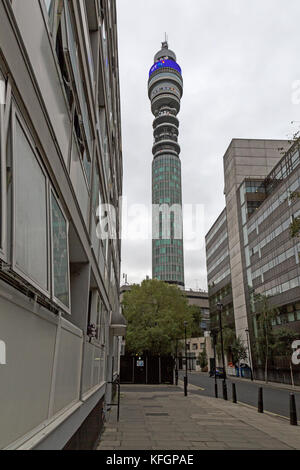 Der BT Tower, formal der Post Tower, GPO-Turm und das Telecom Tower auf Maple Street, Westminster, London Stockfoto