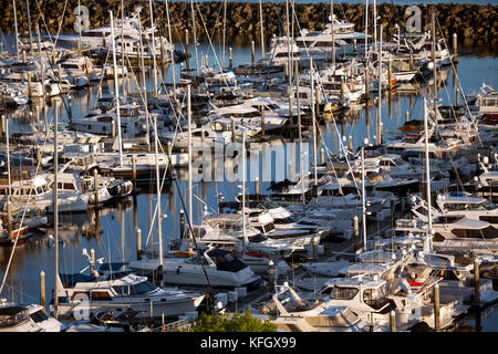 WA14076-00...WASHINGTON - Elliot Bay Marina am Rande der Elliot Bay in Seattle Magnolia Nachbarschaft. Stockfoto