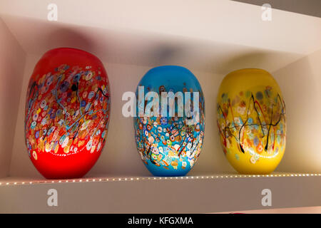 Valletta Glas/Glas/Vase/Vasen auf Verkauf / zu verkaufen, das in der ummauerten Stadt Mdina in Malta geblasen. (91) Stockfoto