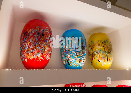 Valletta Glas/Glas/Vase/Vasen auf Verkauf / zu verkaufen, das in der ummauerten Stadt Mdina in Malta geblasen. (91) Stockfoto