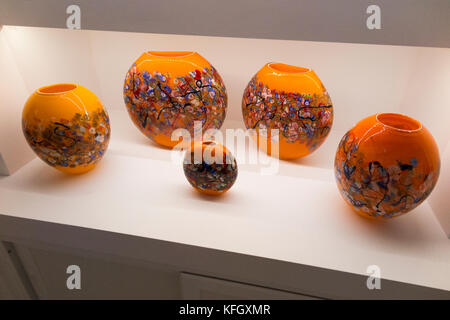 Valletta Glas/Glas/Vase/Vasen auf Verkauf / zu verkaufen, das in der ummauerten Stadt Mdina in Malta geblasen. (91) Stockfoto