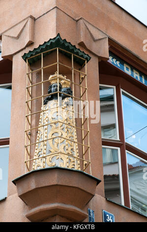 Die kubistischen Haus an der Schwarzen Madonna, Prag, Tschechische Republik, 27. Oktober 2017 Stockfoto