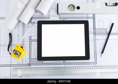 Nahaufnahme der digitalen Tablet mit Tools für Architekten, Blaupause Stockfoto