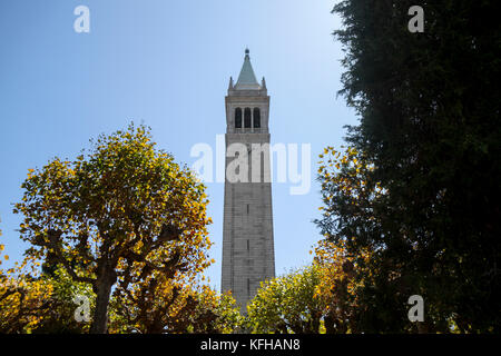 Sather Tower Campanile, Universität von Kalifornien, Berkeley, California, United States Stockfoto