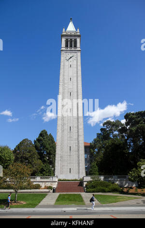 Sather Tower Campanile, Universität von Kalifornien, Berkeley, California, United States Stockfoto