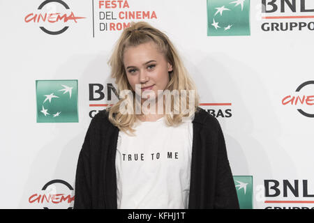 Rom, Italien. 28 Okt, 2017. Josefine Pettersen und Iman Meskini nehmen an der fotoshooting von Skam im 12 Rom Film Fest Quelle: Silvia Gerbino/Alamy leben Nachrichten Stockfoto