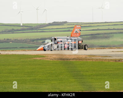 Newquay, Cornwall, England. 29. Oktober, 2017. Bloodhound SSC Weltrekord land Kämpfer Versuche unter Jet Propulsion am Flughafen Newquay in. 28, Oktober, 2017. Credit: Robert Taylor/Alamy leben Nachrichten Stockfoto