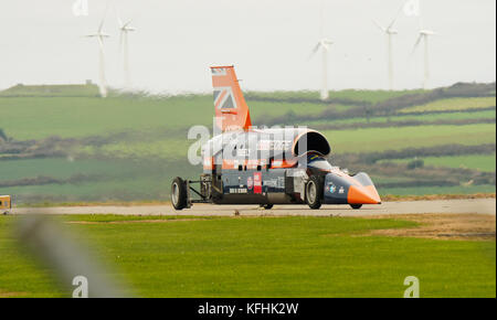 Newquay, Cornwall, England. 29. Oktober, 2017. Bloodhound SSC Weltrekord land Kämpfer Versuche unter Jet Propulsion am Flughafen Newquay in. 28, Oktober, 2017. Credit: Robert Taylor/Alamy leben Nachrichten Stockfoto