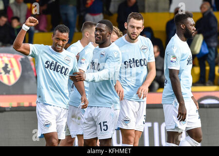 Benevento, Italien - 29 Oktober: Nani von Lazio feiern nach seinem ersten Tor in der serie a tim Übereinstimmung zwischen Benevento Calcio und SS Lazio im stadio Ciro vigorito am 29. Oktober 2017 in Benevento, Italien (Credit: Marco iorio/alamy leben Nachrichten Stockfoto