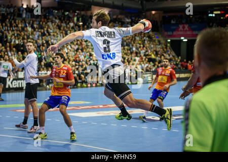 Berlin, Deutschland. Oktober 2017. Uwe Gensheimer im Einsatz beim Handball-Spiel der Männer zwischen Deutschland und Spanien in Berlin, Deutschland, 29. Oktober 2017. Quelle: Gregor Fischer/dpa/Alamy Live News Stockfoto