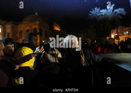 Palermo, Italien. 29 Okt, 2017. Palermo, Beppe Grillo in Palermo für den Wahlkampf der 5-Bewegung für die regionals in Sizilien. Im Bild Beppe Grillo in den Straßen von Palermo. 29.10.2017, Palermo, Italien Quelle: Unabhängige Fotoagentur srl/alamy leben Nachrichten Stockfoto