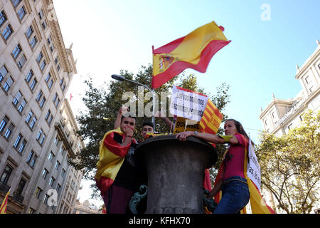 Barcelona, Spanien. 29 Okt, 2017. pro Einheit Demonstranten eine Rallye für spanische Einheit in Barcelona credit teilnehmen: Joe O'Brien/alamy leben Nachrichten Stockfoto