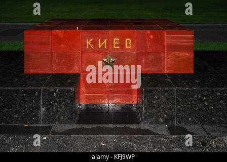 Kiew Hero city Denkmal auf dem Roten Platz, Moskau, Russland Stockfoto