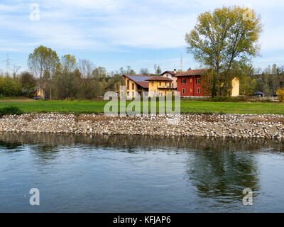 Radweg entlang des Naviglio Grande von Abbiategrasso in turbigo (Lombardei, Italien), in Castelletto di cuggiono Stockfoto