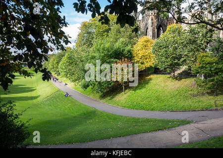 Die Princes Street Gardens, öffentlicher Park im Stadtzentrum von Edinburgh, Schottland, Großbritannien Stockfoto