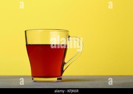 Schwarzer Tee in Tasse, Essen und Trinken Stockfoto