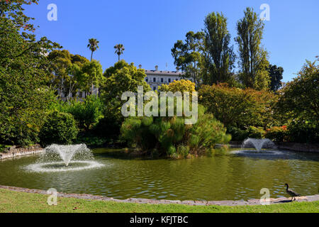 Zierteich im malerischen Treasury Gardens in Melbourne, Victoria, Australien Stockfoto