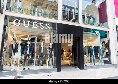 Brüssel, Belgien - 27 August 2017: Guess Shop im Zentrum von Brüssel, Belgien Stockfoto