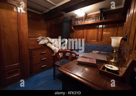 Innenraum der Officer's Hütte, die auf die Entdeckung Schiff Anker an Discovery Point in Dundee, Schottland, Tayside Stockfoto