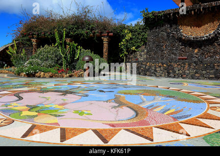 La Palma, Kanarische Inseln, Las Manchas Region, ein Plaza aus Mosaiken, Pflanzen und Vulkane, Plaza La Glorieta, vom Künstler Luis Morera, in der littl Stockfoto