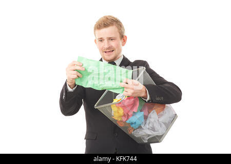 Suche im Dokument in Papier Korb Stockfoto