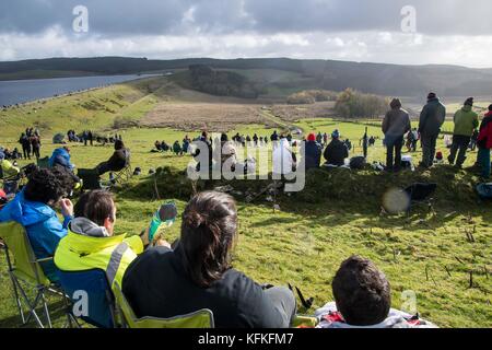 Uk. 29 Okt, 2017. welsh Zuschauer einen seltenen sonnigen Tag während der See brenig Etappe der Rallye gb Runde der FIA World Rally Championship 2017 in Wales genießen. Credit: Hugh Peterswald/Pacific Press/alamy leben Nachrichten Stockfoto