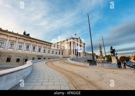 Wien, Österreich, 14. Oktober 2016: Fassade des österreichischen Parlaments Gebäude in Wien, Österreich Stockfoto