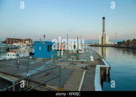 Abend in Shoreham Port in Southwick, West Sussex, England. Stockfoto