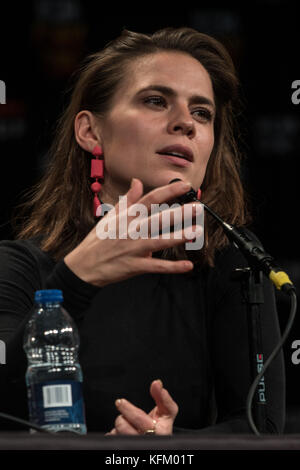 London, Großbritannien. 29 Okt, 2017 London, England, UK. 29 Okt, 2017. Lautsprecher Hayley Atwell sprechen und Frage an die mcm London Comic Con an Excel London. Credit: Siehe li/alamy leben Nachrichten Stockfoto