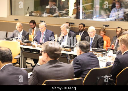 Uno, New York, USA. 30 Okt, 2017. un-sec-gen Antonio Guterres angesprochen un Terrorismusbekämpfung Zentrum Beirat. Credit: Matthew Russell Lee/alamy leben Nachrichten Stockfoto