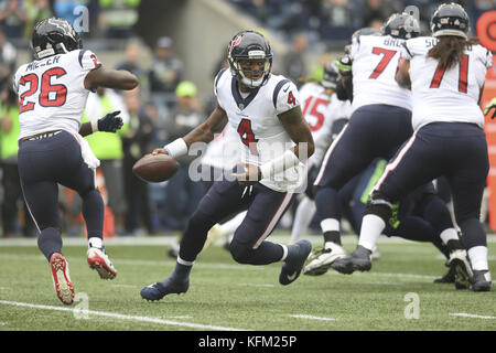 Oktober 29, 2017 - Seattle, Washington, USA - Houston Quarterback deshaun Watson (4) in Aktion während des Spiels als die Houston Texans die Seattle Seahawks für ein nfl Spiel im Century link Feld in Seattle, WA. (Bild: © Jeff halstead über Zuma Draht) Stockfoto