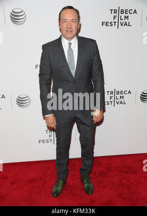 Schauspieler Kevin Spacey besucht Tribeca Talks: After the Movie: "Now: In the Wings on a World Stage" während des Tribeca Film Festivals 2014 im BMCC Tribeca PAC am 21. April 2014 in New York City. Kredit: Erik Pendzich Stockfoto