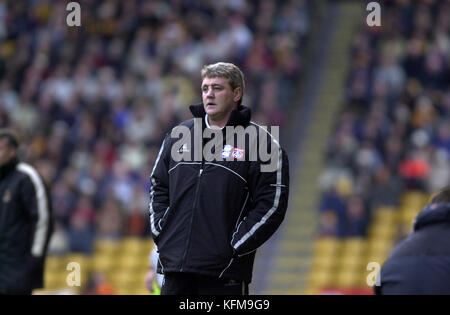 Fußball Manager Steve Bruce Wolverhampton Wanderers v Birmingham City 16/12/01. Stockfoto