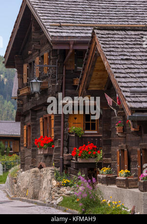 Zinal, Schweiz - traditionelles Haus im alten Dorf, Walliser Alpen Berge, Kanton Wallis. Stockfoto