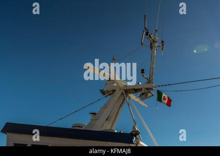 Der Hafen von Vieste, eine gemischte Gewerbe- und Pleasure Boat Harbour. Vieste und den Gargano Nationalpark. Italien. Stockfoto