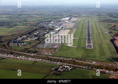 Luftaufnahme von East Midlands Airport, Derby, Großbritannien Stockfoto